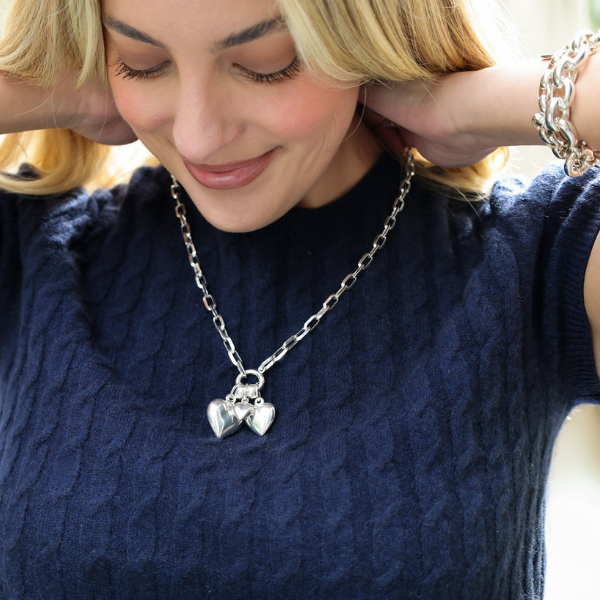 Necklaces & chains