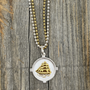 Shopify_lifestyle_collage_photos_pendants_tags_2048_x_2048_px_36_01896ad8 7c2b 4afa 9ee4 21c7657c0306