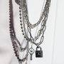 Shopify_lifetstyle_collage_photos_keys_2048_x_2048_px_15